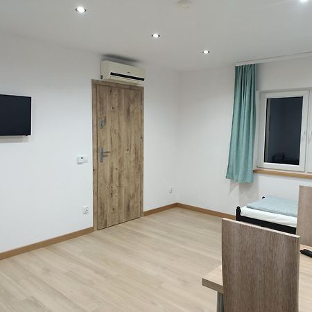 Letnia Oaza "Akacja" Apartment Sobienie Jeziory Bagian luar foto