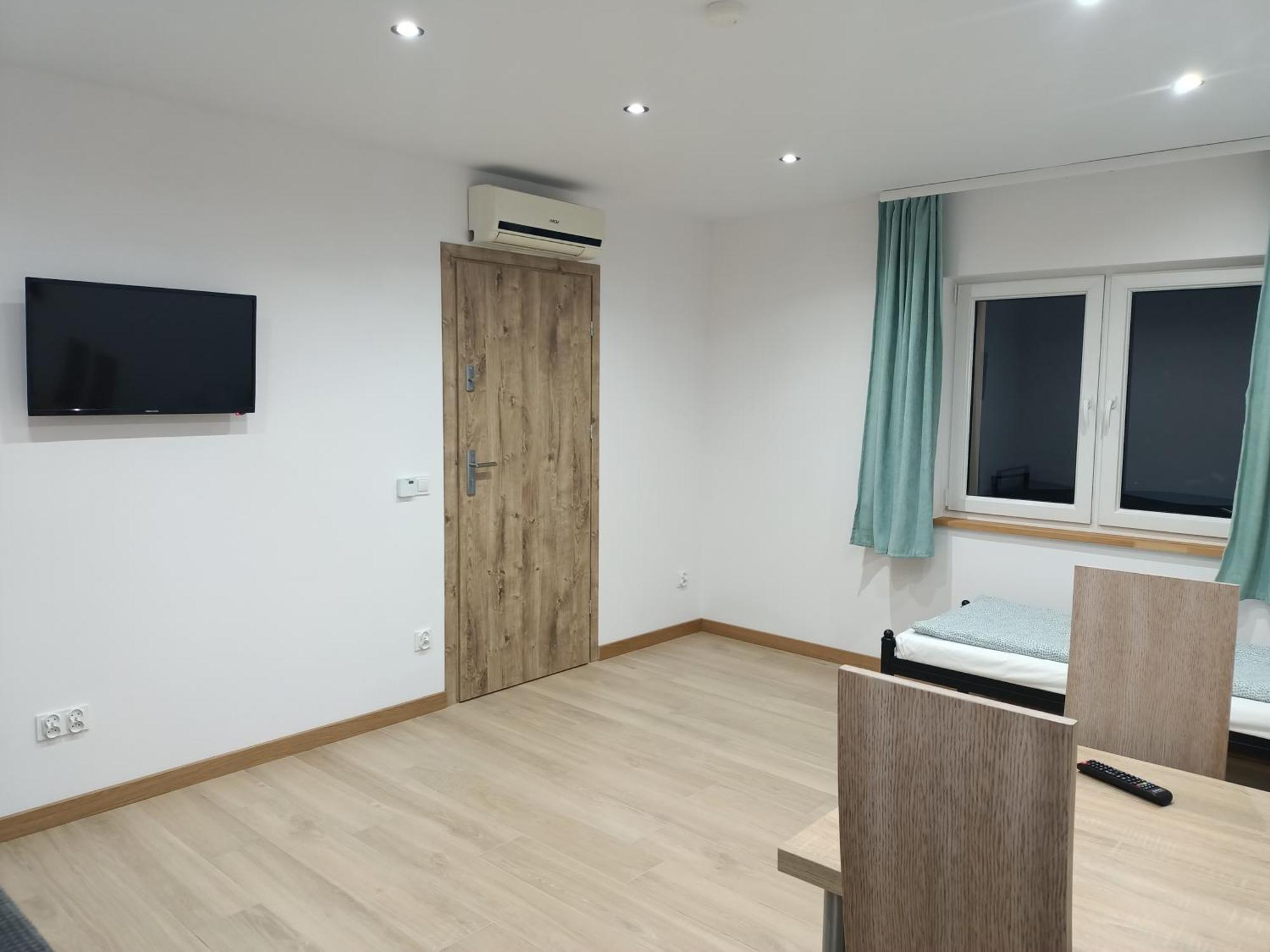 Letnia Oaza "Akacja" Apartment Sobienie Jeziory Bagian luar foto